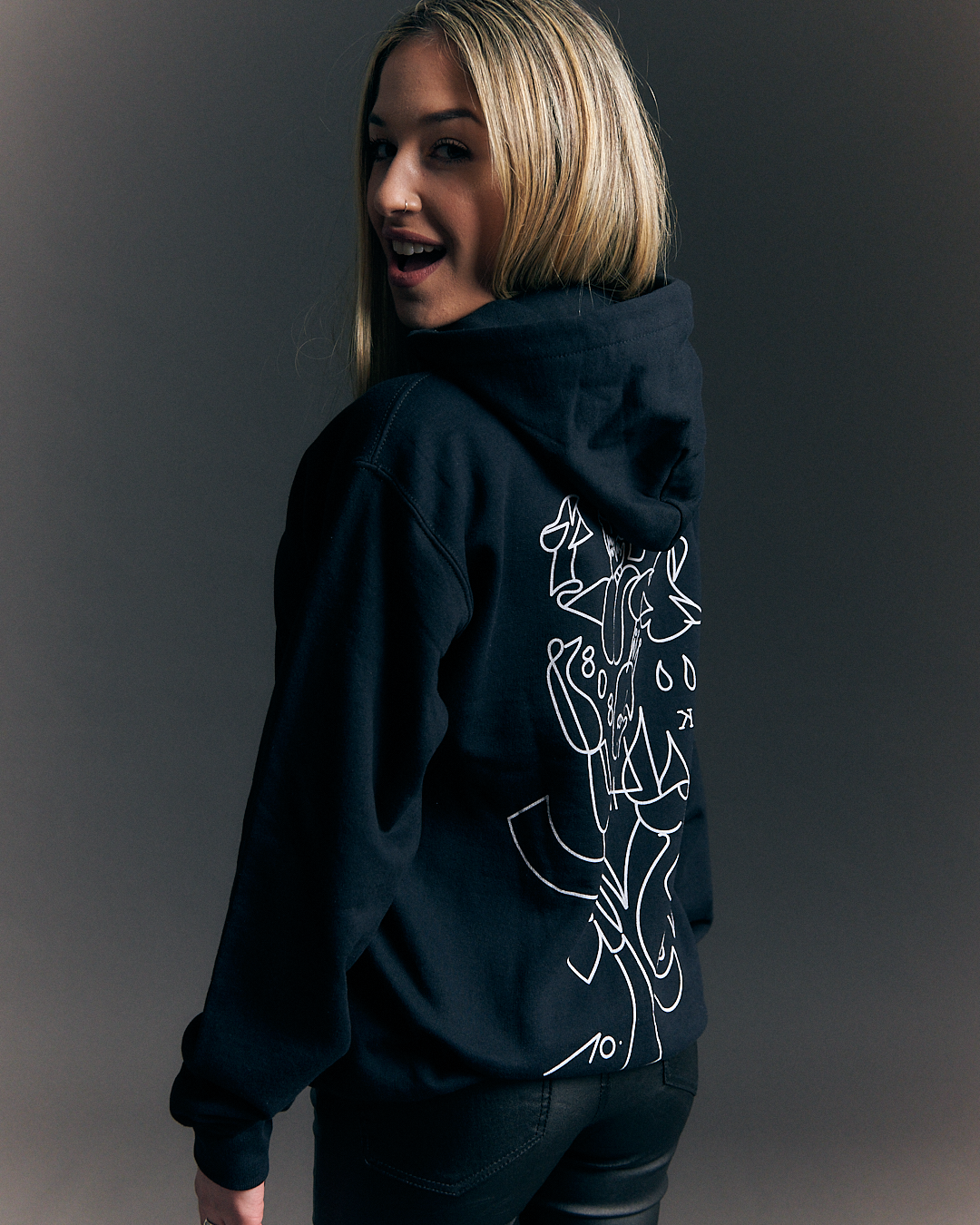 SUDADERA MEWTWO AL SAFIR